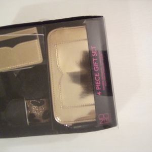 NoBo No Boundaries brand women's crossbody purse.